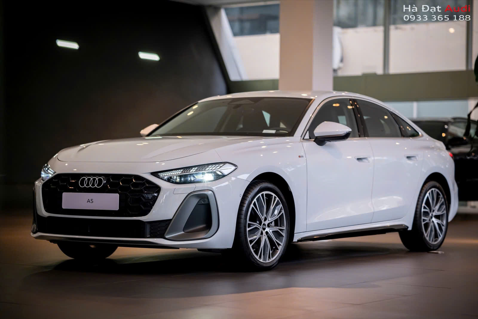 Audi A5 2026 là thế hệ thứ 5, mang đến thiết kế sang trọng và đậm phong cách thể thao.