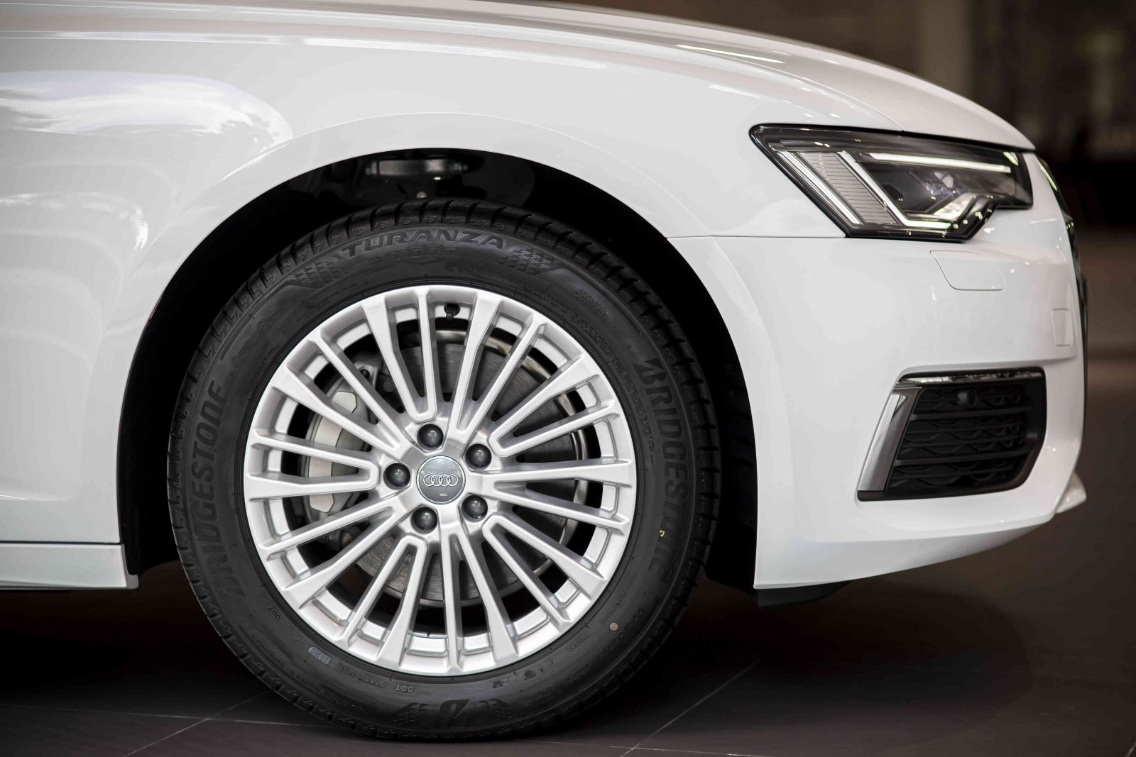 Mâm xe Audi A6 đa chấu kích thước 18inch