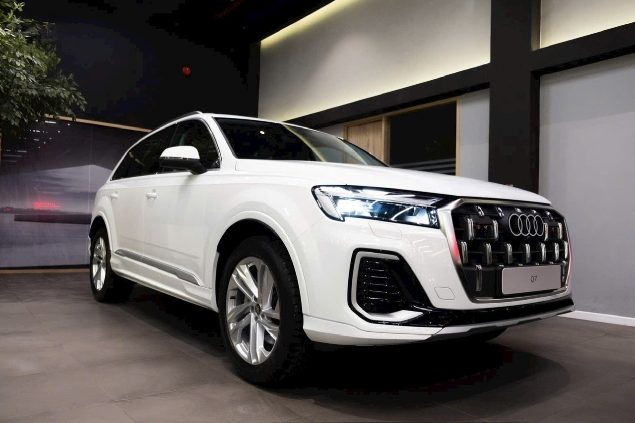 van hanh audi q7 2026