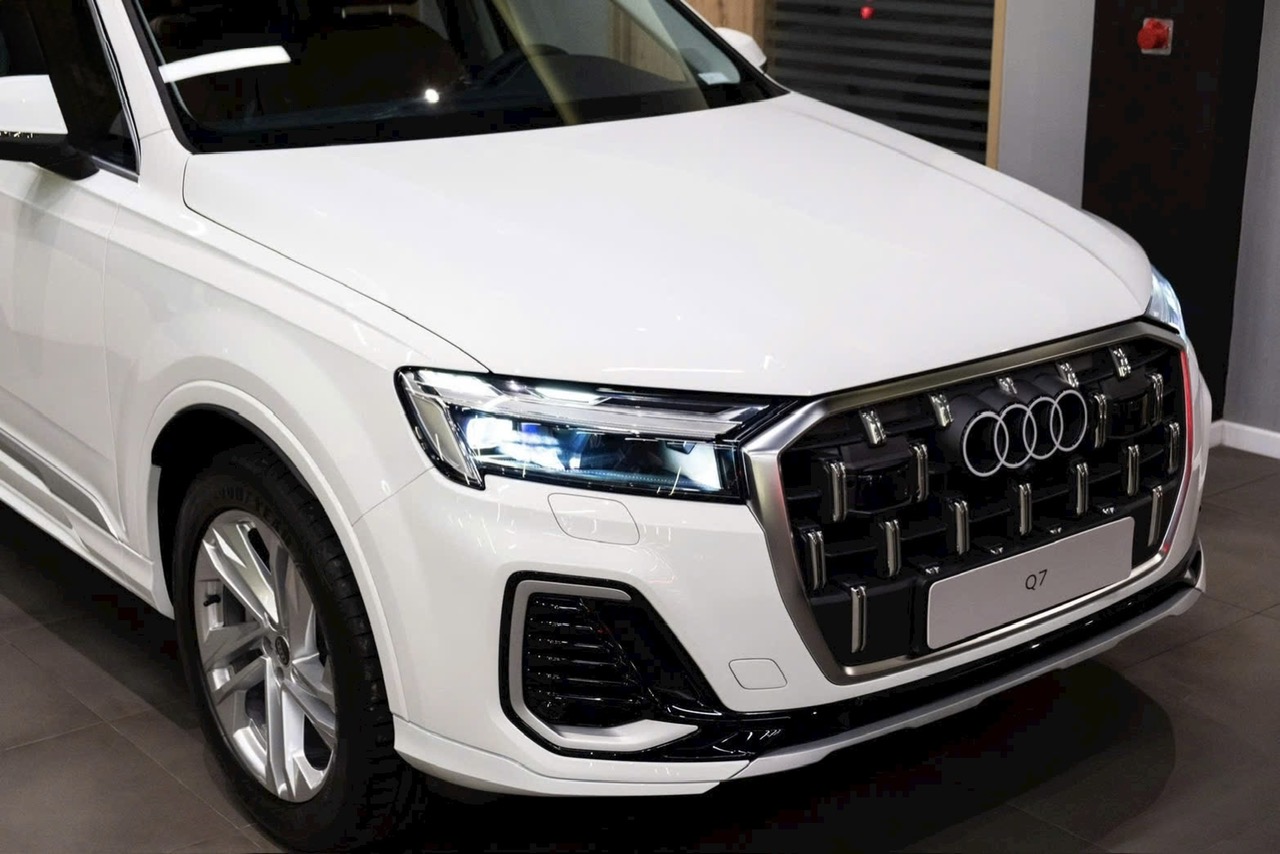 luoi tan nhiet audi q7 2026