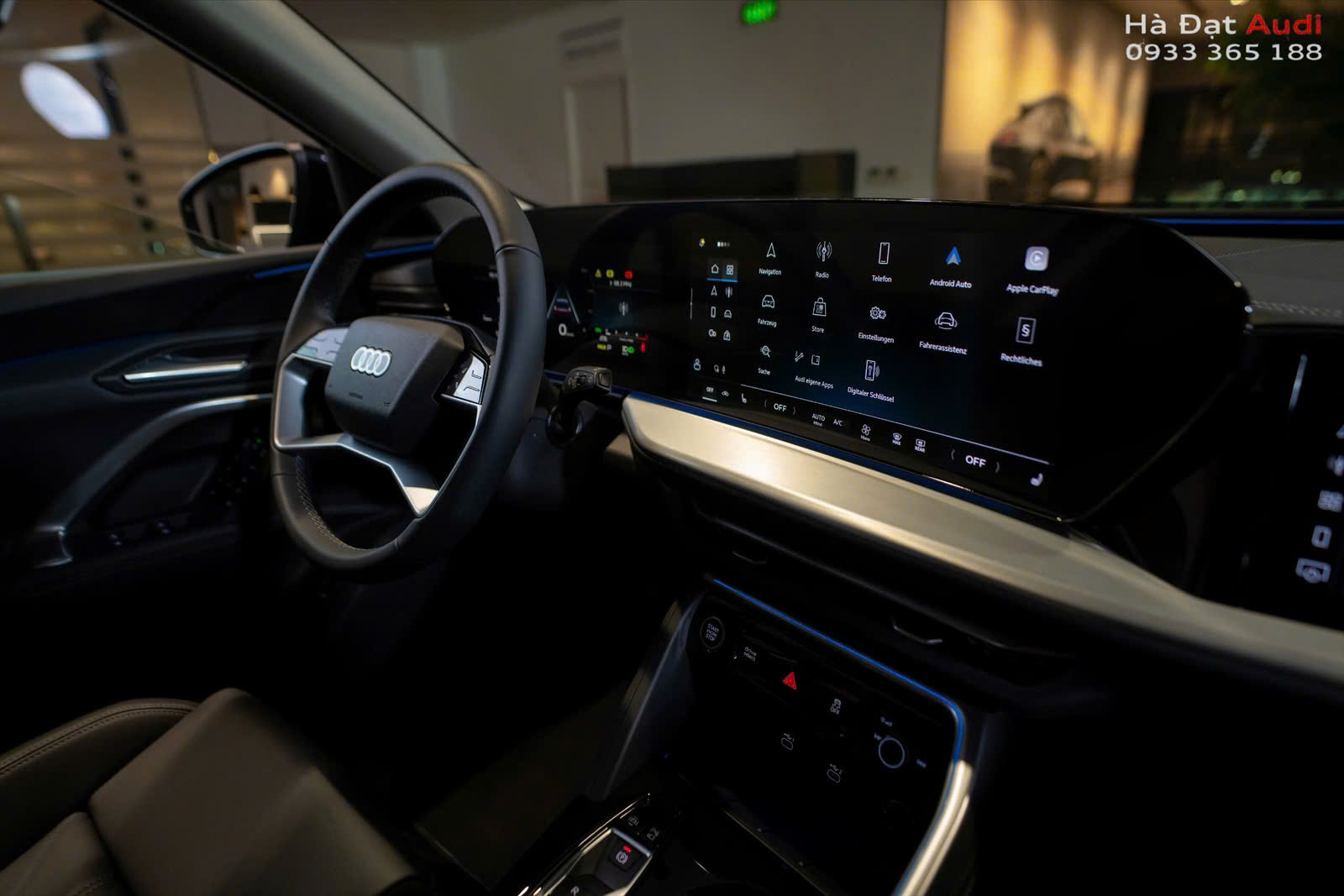 Vô-lăng của Audi Q5 45 S line được thiết kế dạng D-cut thể thao, bọc da mềm mại