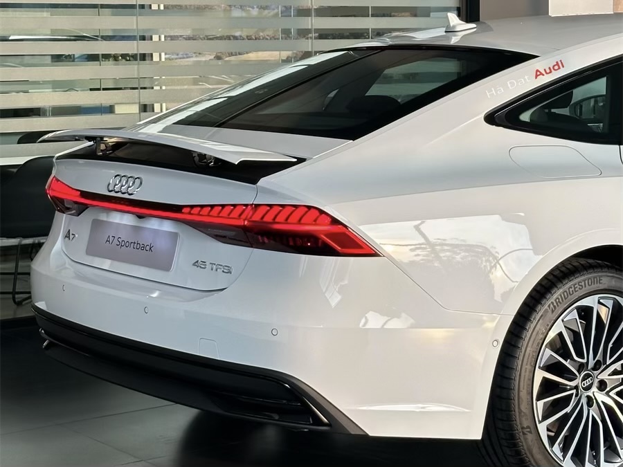 duoi xe audi a7 sportback 2026