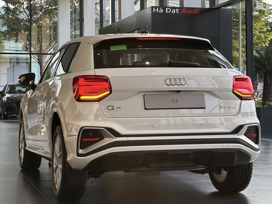 phan duoi xe audi q2 2026