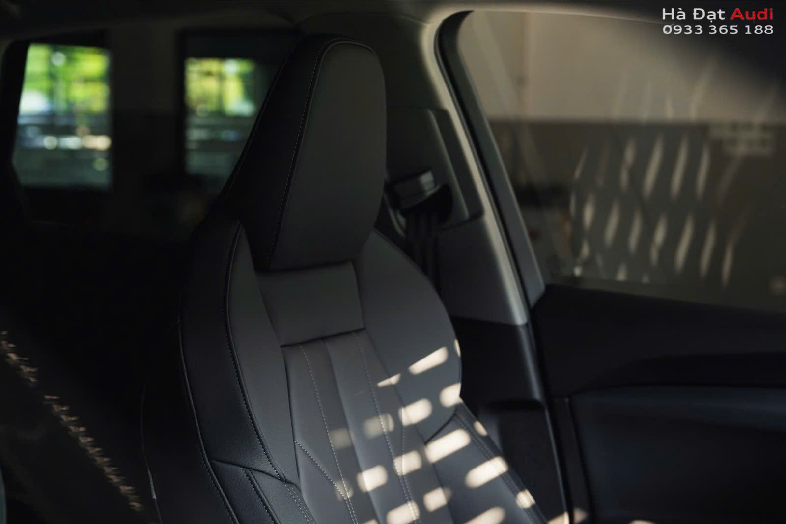 Ghế ngồi thể thao phía trước trên Audi Q5 2025