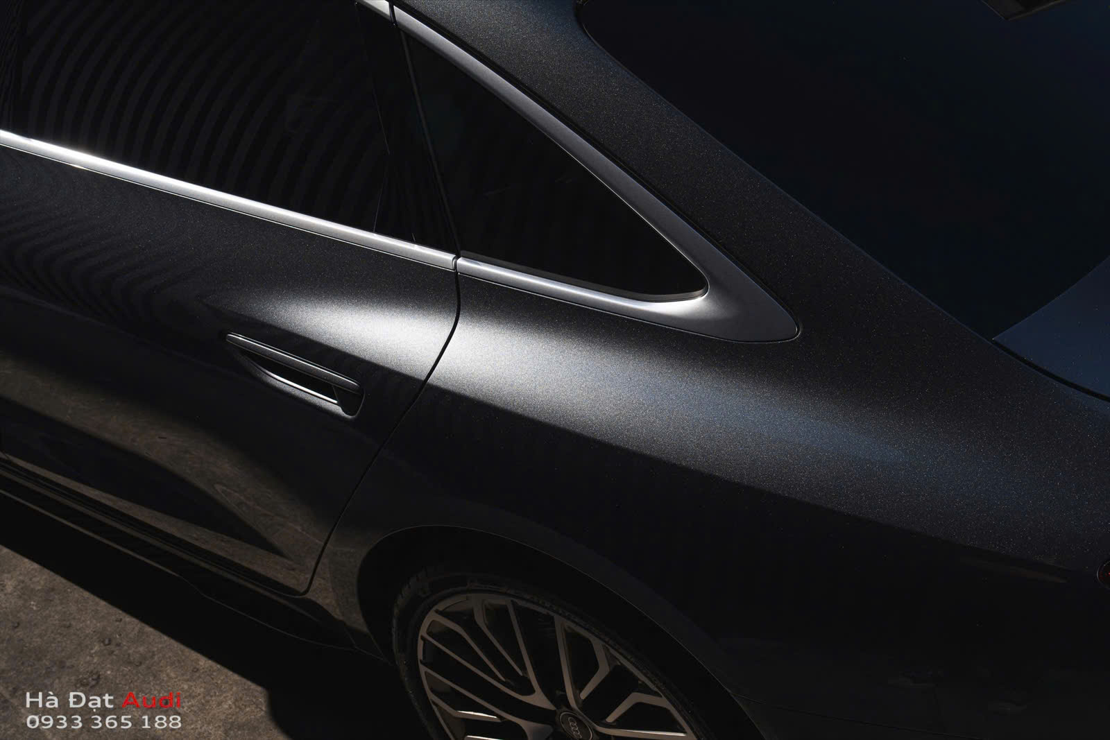 tay nam cua dang an tren audi a6 2026