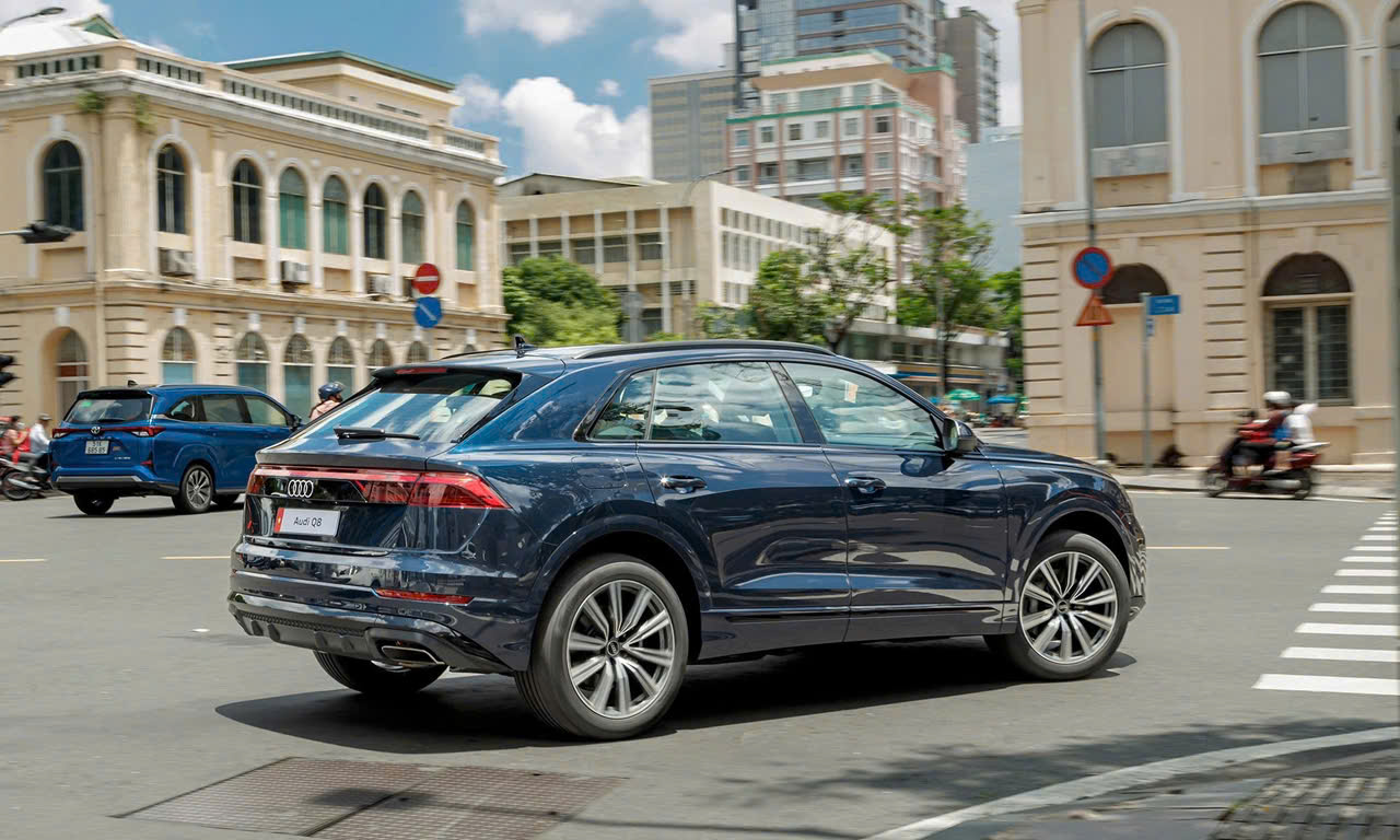 van hanh audi q8 2026