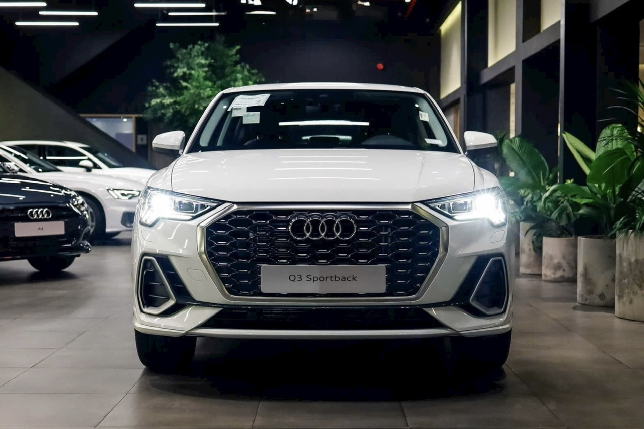 van hanh em ai audi q3 2026